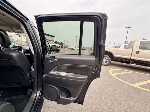 Used 2014 Jeep Compass Latitude AWD/4WD image 27