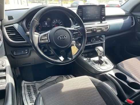 Used 2021 Kia Seltos S image 10
