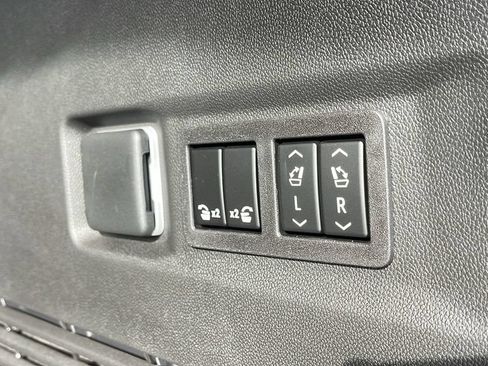 New 2026 GMC Yukon Elevation w/ Elevation Premium Package AWD/4WD image 31