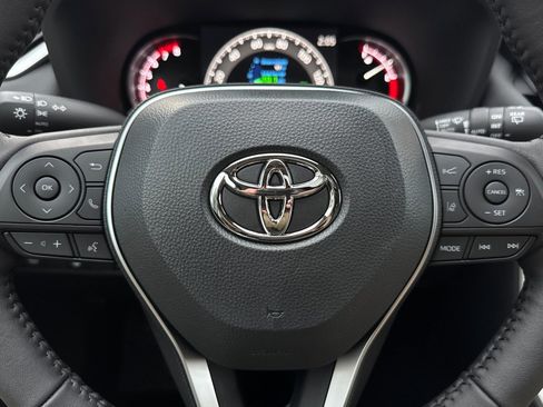 New 2025 Toyota RAV4 XLE image 27