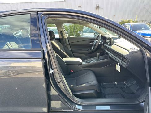 Certified 2025 Honda Accord SE image 14