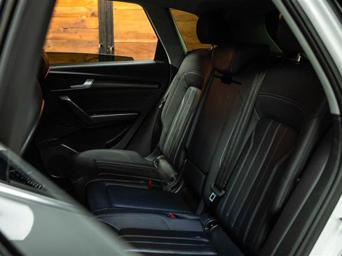 Used 2022 Audi Q5 2.0T Premium image 11