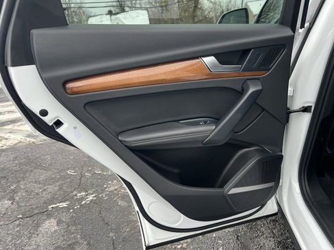 Used 2022 Audi Q5 2.0T Premium Plus w/ Premium Plus Package image 20