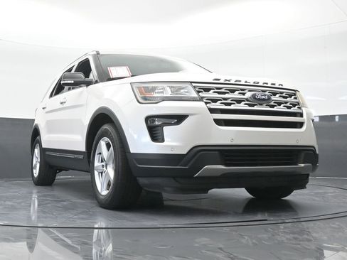Used 2018 Ford Explorer XLT w/ Equipment Group 202A FWD image 66