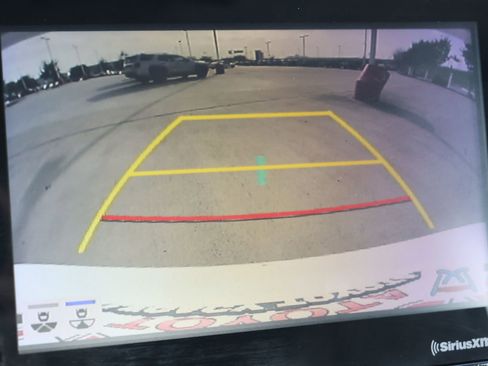 Used 2024 Toyota Camry SE image 3