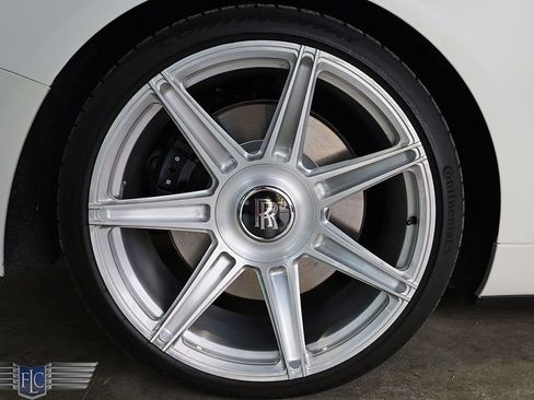 Used 2020 Rolls-Royce Dawn image 43