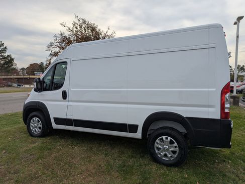 New 2026 RAM ProMaster 1500 w/ Quick Order Package 22G SLT image 5