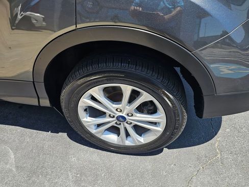Used 2018 Ford Escape SE w/ Ford Safe & Smart Package AWD/4WD image 9