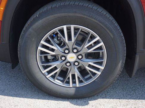 New 2025 Chevrolet Traverse LT w/ Enhanced Driving Package image 10