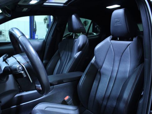 Used 2019 Lexus UX 200 F Sport w/ F Sport Premium Package image 3