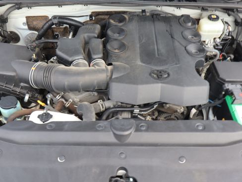 Used 2021 Toyota 4Runner SR5 AWD/4WD image 15