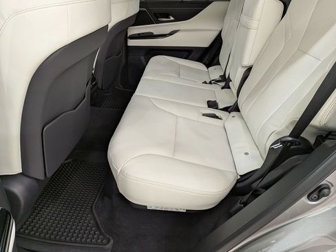 New 2025 Lexus LX 600 4WD w/ Luxury Package image 36