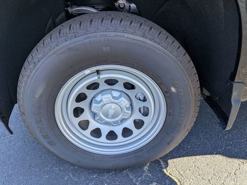 New 2025 Chevrolet Silverado 1500 W/T image 18