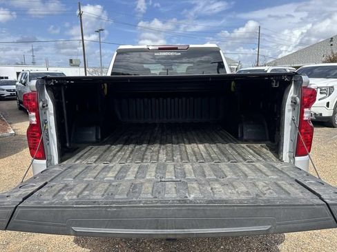 Used 2022 Chevrolet Silverado 1500 Custom image 10
