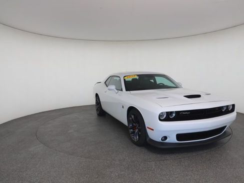 Used 2022 Dodge Challenger R/T Scat Pack w/ Plus Package image 29