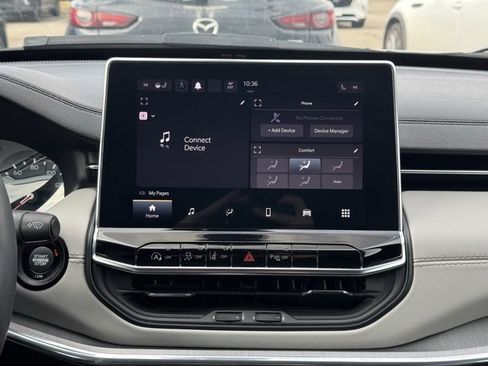 Used 2024 Jeep Compass Limited image 3