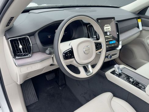 New 2026 Volvo XC90 T8 Ultra w/ Protection Package Premier AWD/4WD image 4