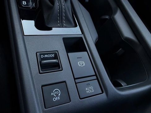 New 2026 Nissan Sentra SV w/ SV Convenience Package FWD image 23