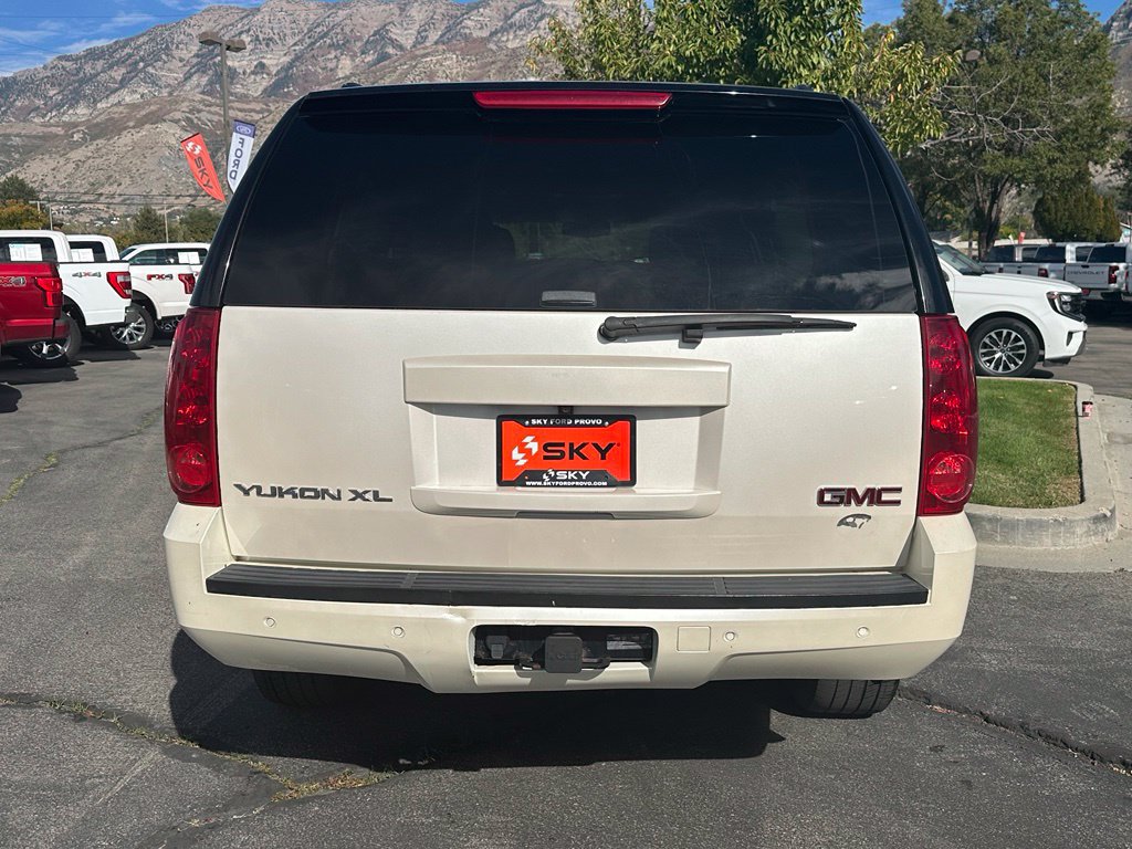 Used 2012 GMC Yukon XL SLT w/ SLT-2 Equipment Package AWD/4WD image 12