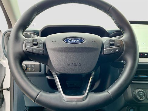 Used 2025 Ford Maverick Lobo image 11