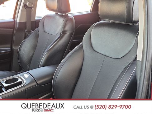 Used 2022 Hyundai Santa Fe SEL w/ Convenience + Premium Package FWD image 13