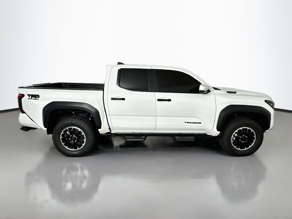 Used 2025 Toyota Tacoma TRD Off-Road w/ TRD Off Road Upgrade Package AWD/4WD image 8