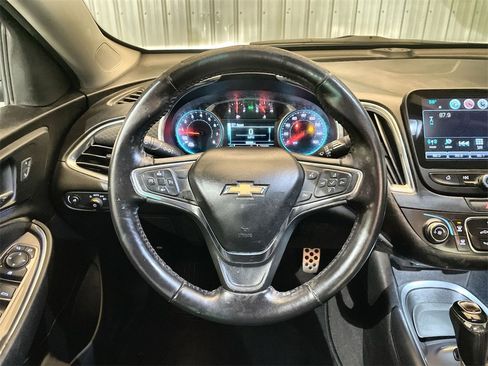Used 2016 Chevrolet Malibu LT image 11
