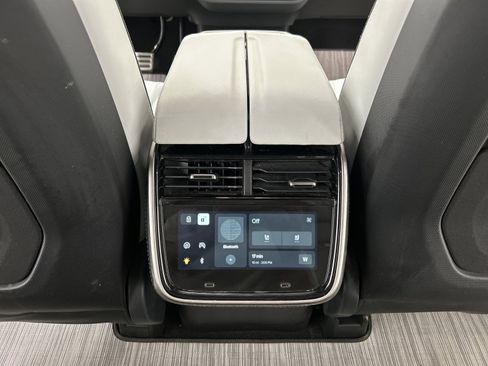 Used 2023 Rivian R1S Launch Edition image 30