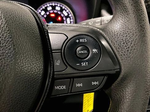 Used 2021 Toyota RAV4 LE image 20