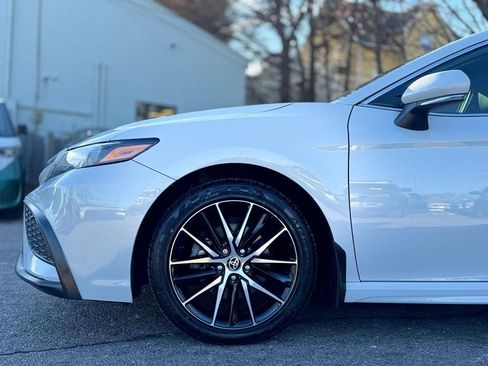 Used 2023 Toyota Camry SE image 10