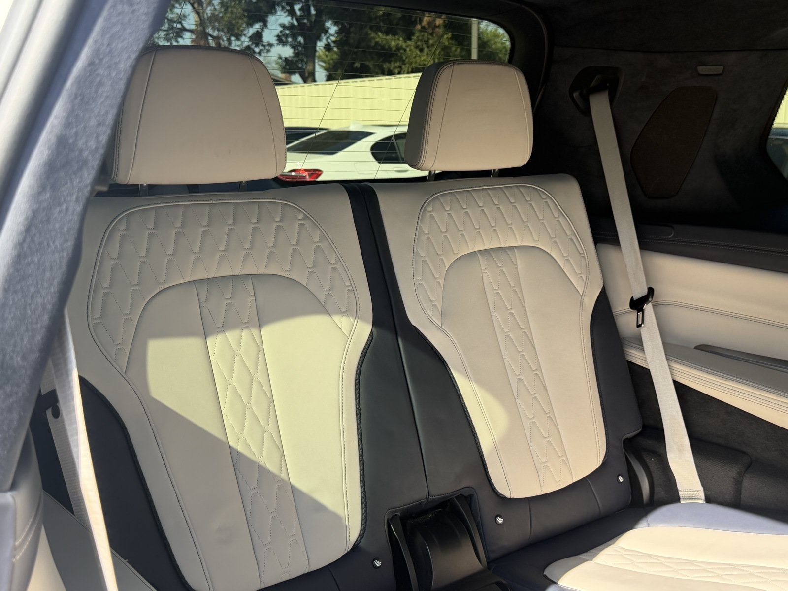 Used 2019 BMW X7 xDrive50i w/ Dynamic Handling Package AWD/4WD image 37