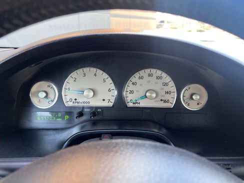 Used 2004 Ford Thunderbird Deluxe image 16