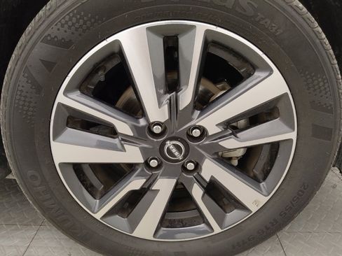 Used 2025 Nissan Versa SV FWD image 31