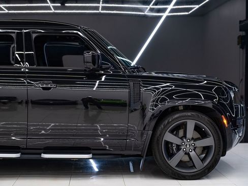 Used 2023 Land Rover Defender 110 V8 image 10