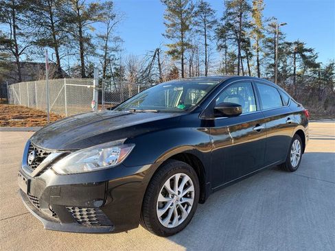 Used 2018 Nissan Sentra SV image 1