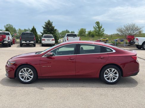 Used 2017 Chevrolet Malibu LT FWD image 2