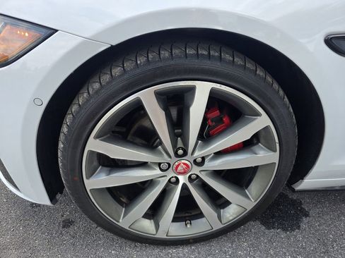 Used 2019 Jaguar XF S image 33