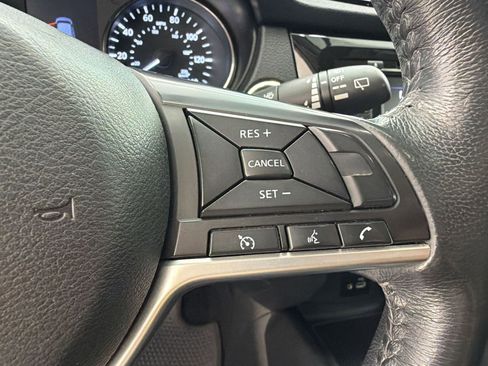 Used 2018 Nissan Rogue SV FWD image 31