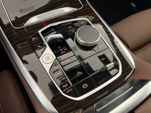 New 2026 BMW X7 M60i AWD/4WD image 13