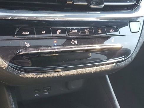 Certified 2025 Buick Envista Preferred FWD image 27
