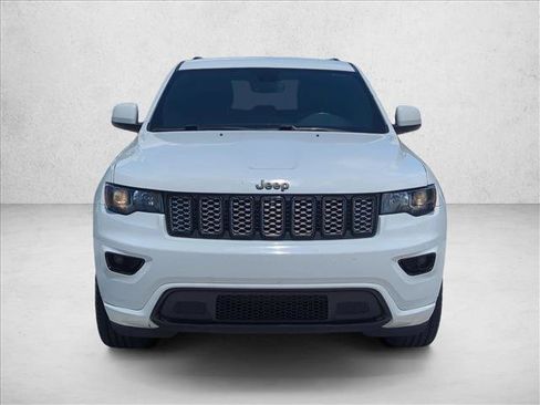Used 2019 Jeep Grand Cherokee Altitude RWD image 2