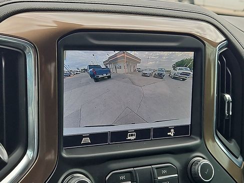 Used 2022 Chevrolet Silverado 1500 High Country AWD/4WD image 16
