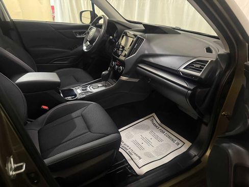 Used 2023 Subaru Forester Premium image 27