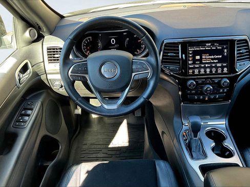 Certified 2021 Jeep Grand Cherokee Laredo X image 6