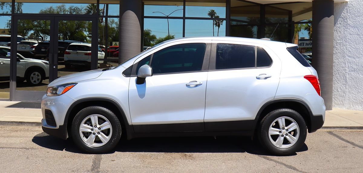 Used 2020 Chevrolet Trax LS w/ Tint and Cruise Package FWD image 8