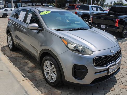 Used 2019 Kia Sportage LX FWD image 3