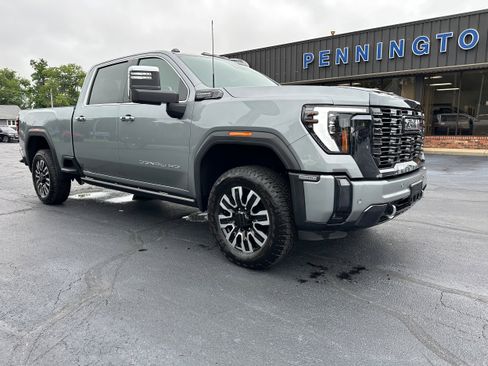 Used 2024 GMC Sierra 2500 Denali Ultimate image 1