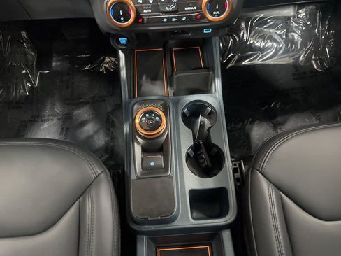 Certified 2024 Ford Maverick Lariat w/ Black Appearance Package image 17