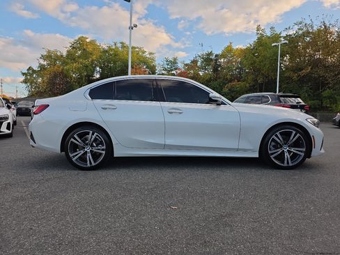 Used 2019 BMW 330i xDrive Sedan w/ Driving Assistance Package image 11