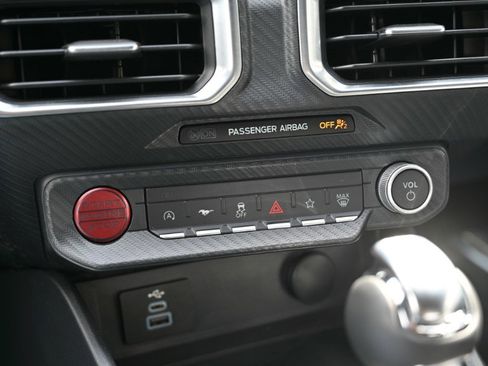 Used 2025 Ford Mustang Premium image 22